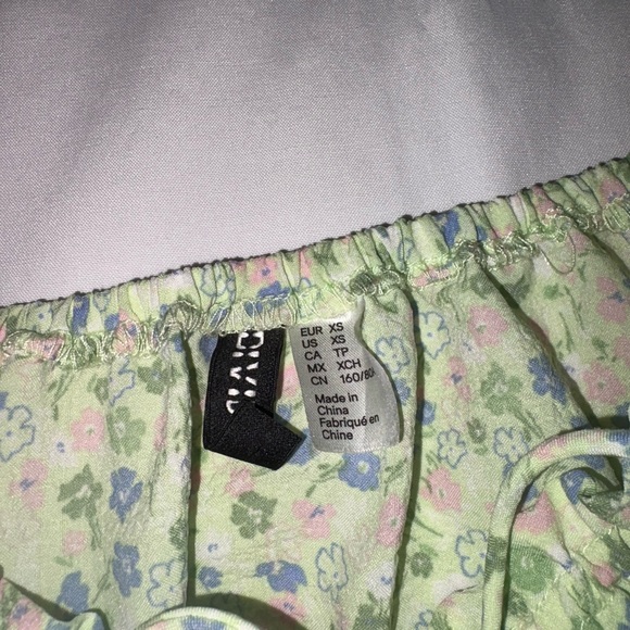 Divided Size XS Green Spring Floral Boho Coquette Long Puff Sleeve CropTop - Picture 4 of 5